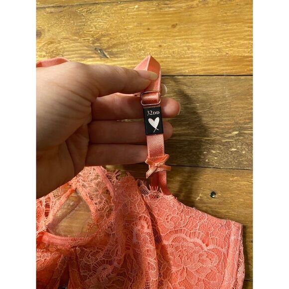Victoria’s Secret 32DD push-up no padding Bra NWT Coral Pink Racerback lingerie - Picture 3 of 8
